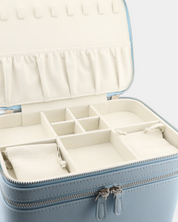 Necessaire