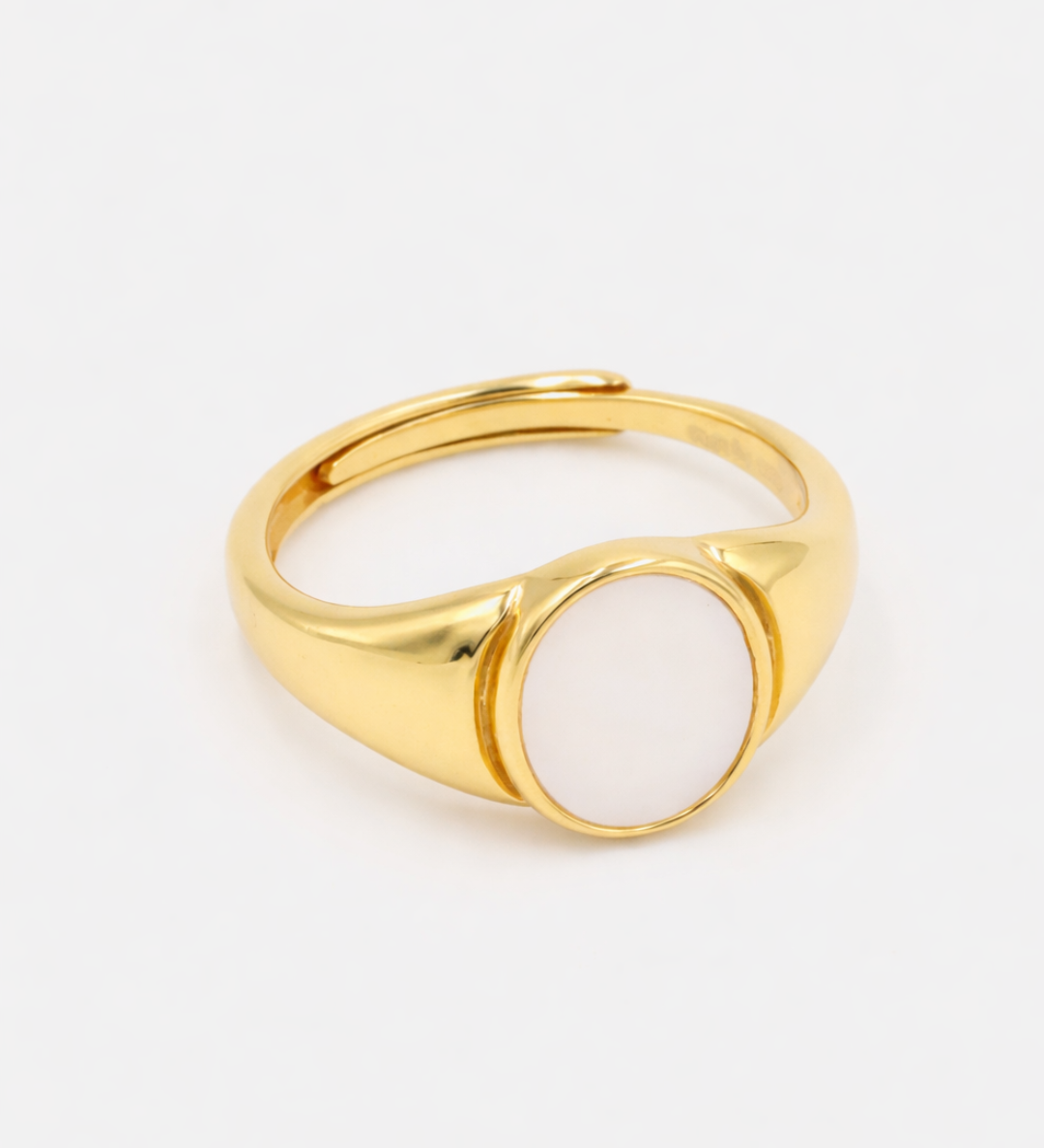 Glenn_Ring_Gold_2.png