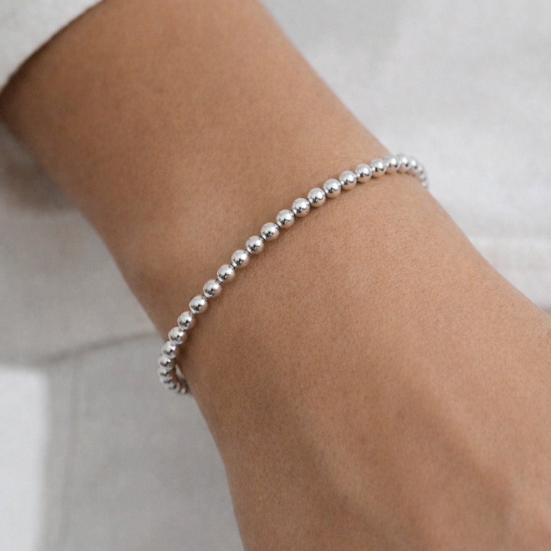 Jacky_Bracelet_Silver_Worn.png