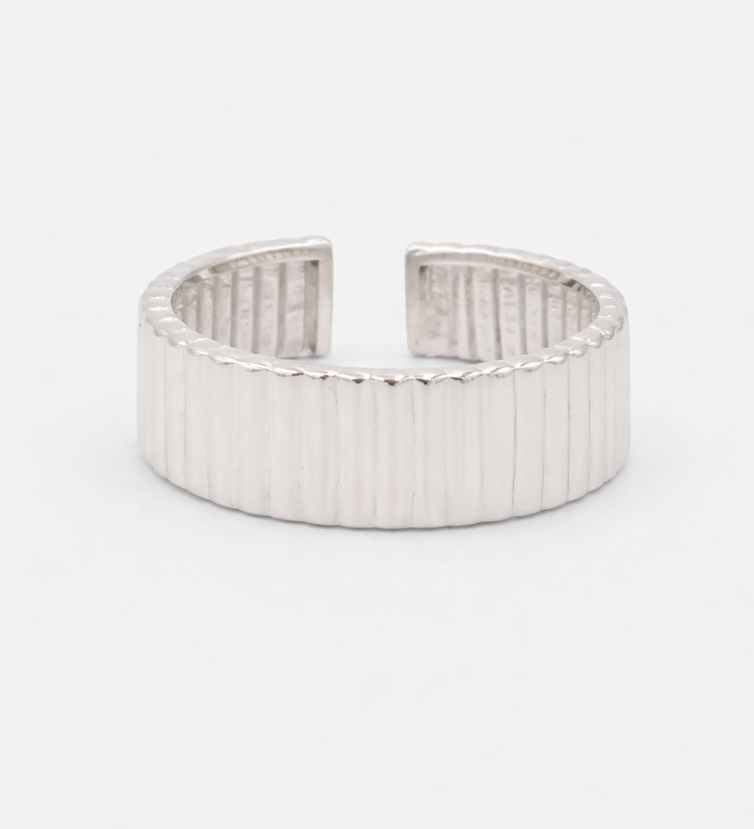 Kim_Ring_Silver_Medium_496767a0-d5bc-45c4-82e2-9e44b5bae226.png