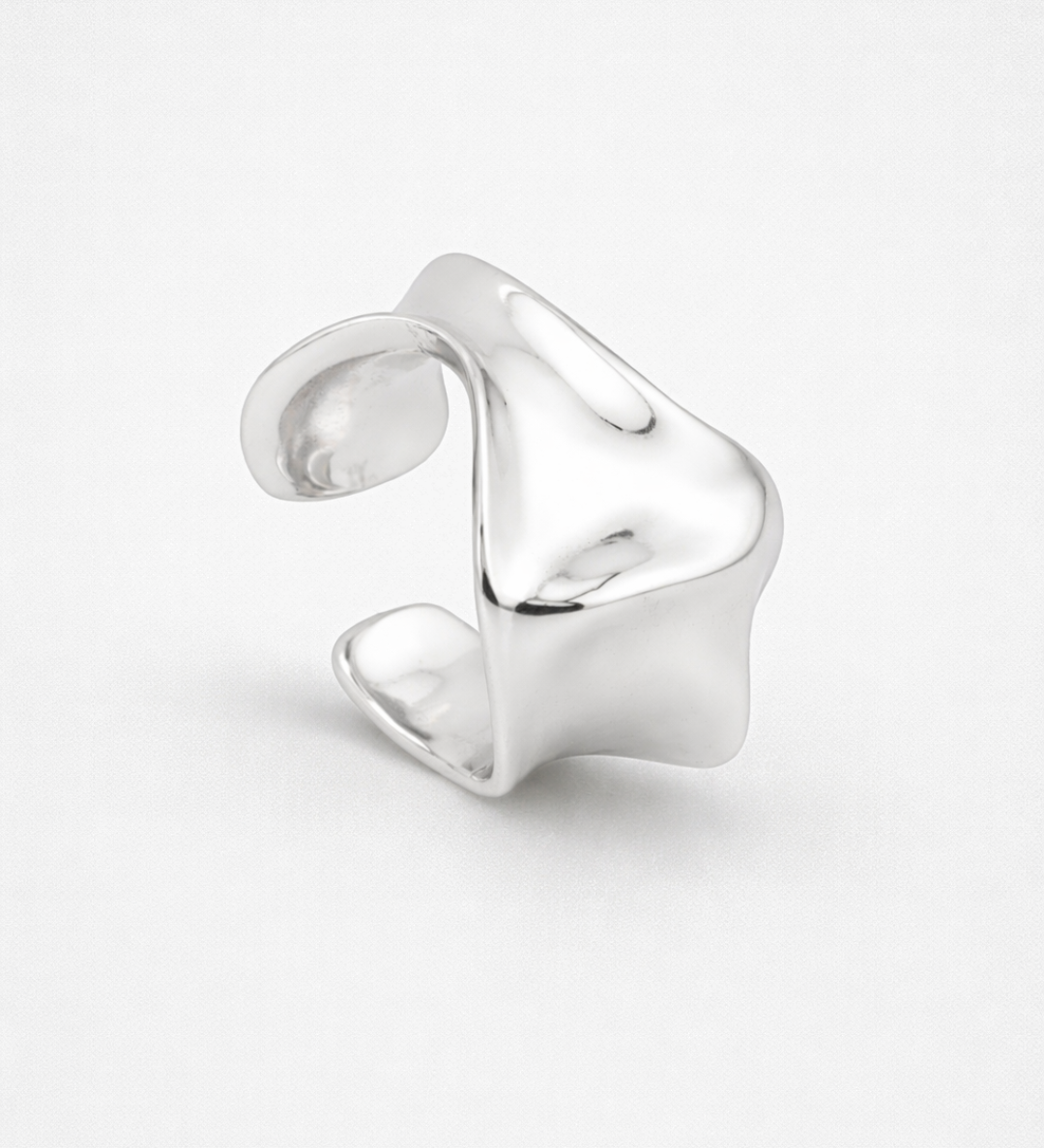 Lux_Earcuff_Silver_1.png