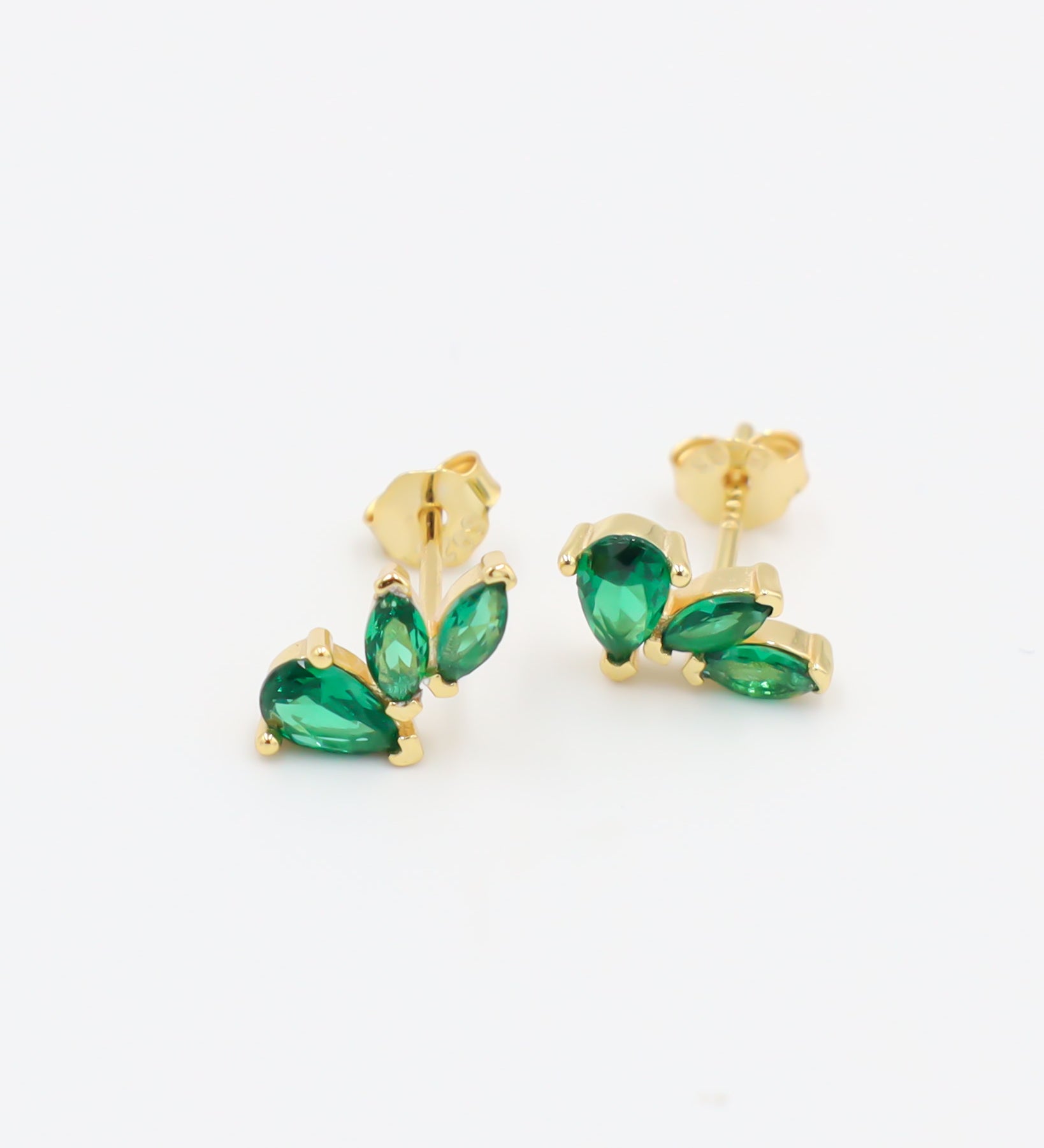WandaStud_Gold_Pair2.jpg