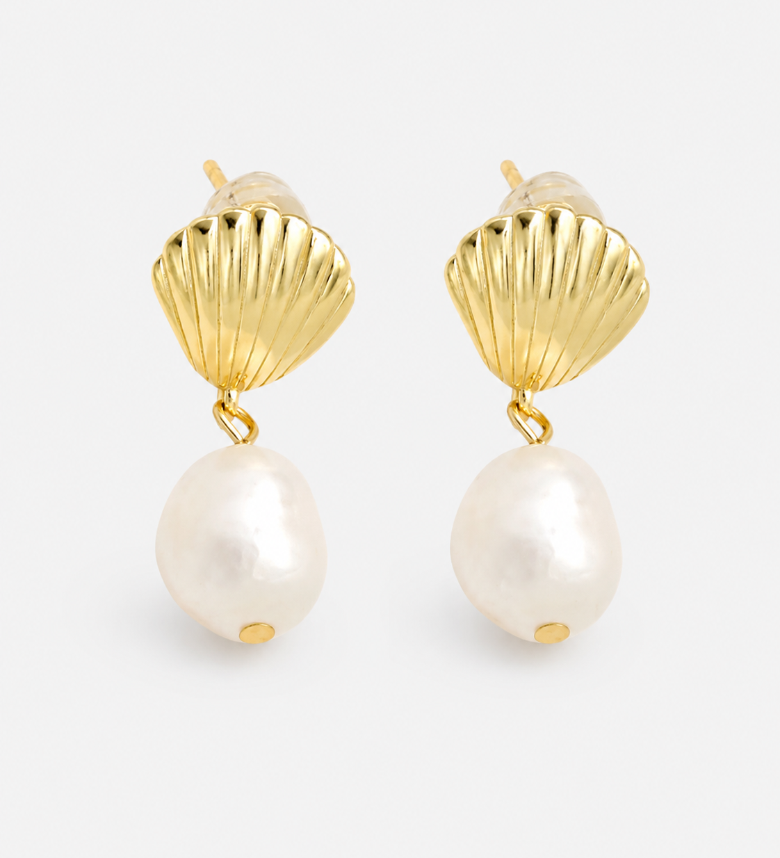 shelby-earring-shell-pearl-gold-ruru-studios.png